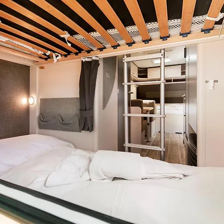 Bauer Caravan In Fkk Solaris Camping Poreč
