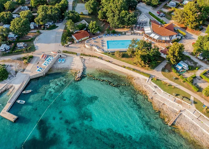 Kemp Bauer Caravan In Fkk Solaris Poreč