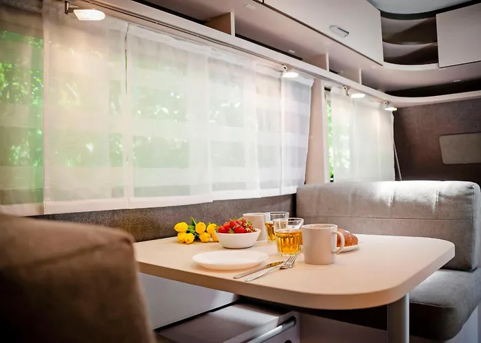 Kemping Bauer Caravan In Fkk Solaris