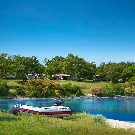 Bauer Caravan In Fkk Solaris キャンプ場 ポレッチ