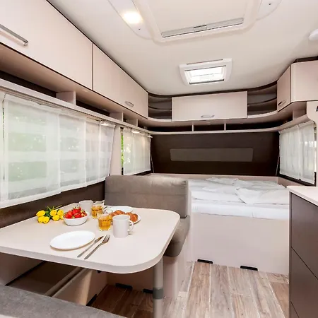 Bauer Caravan In Fkk Solaris Campingplatz Poreč