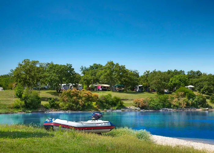 Bauer Caravan In Fkk Solaris キャンプ場 ポレッチ