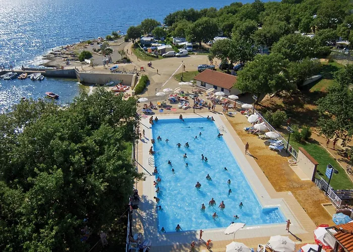 キャンプ場 Bauer Caravan In Fkk Solaris *