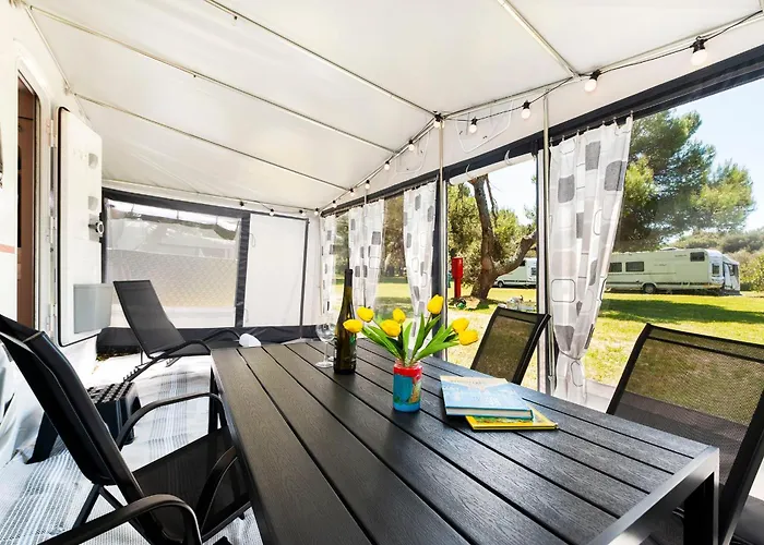 Bauer Caravan In Fkk Solaris キャンプ場 *