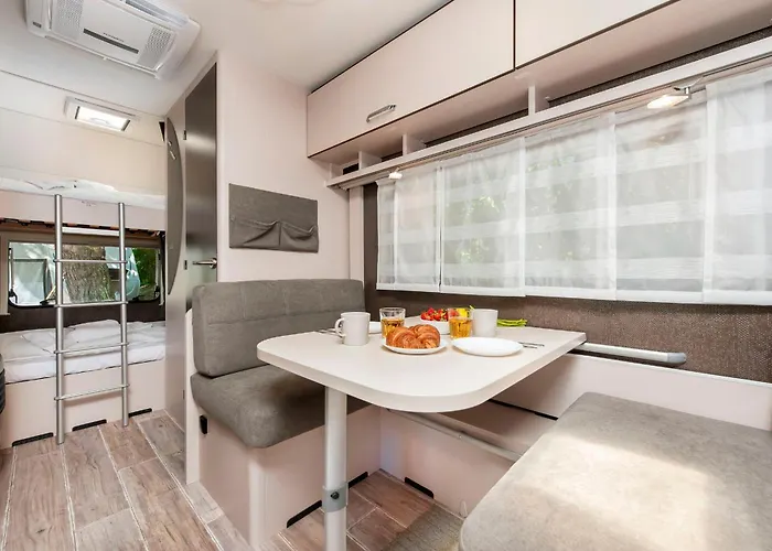 キャンプ場 Bauer Caravan In Fkk Solaris ポレッチ