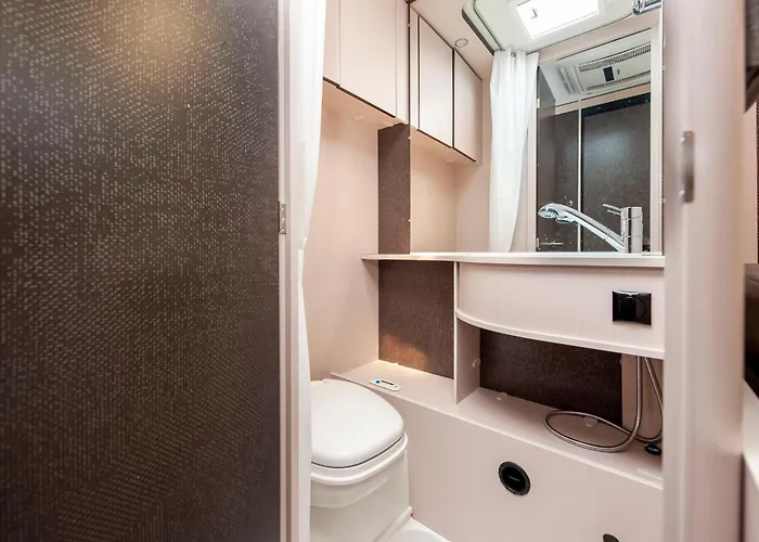 Bauer Caravan In Fkk Solaris キャンプ場 *